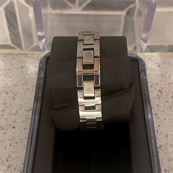 Armani Exchange AX4044 women's watch - Picture 3 of 3
